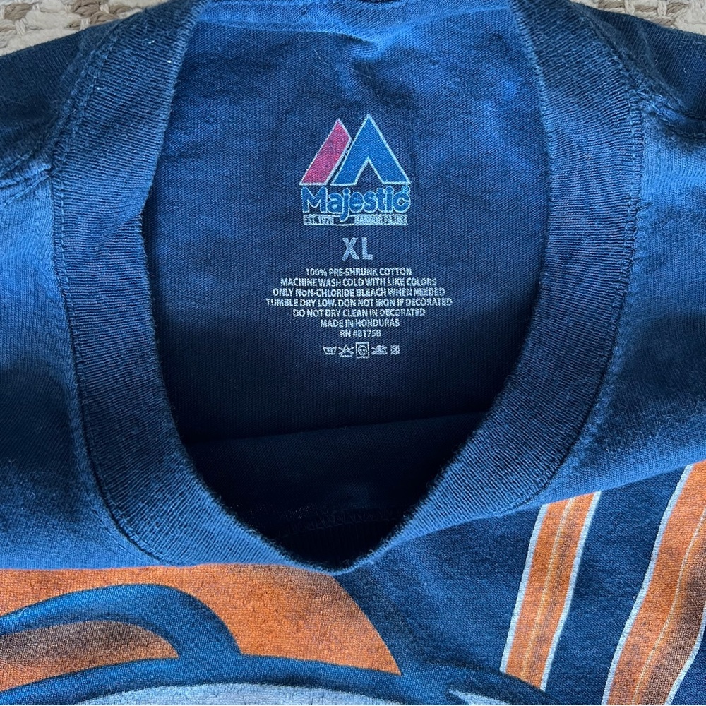 Denver Broncos Mens Size XL
XLarge V Tie Dye 2-Sided Premium Shirt Majestic - Picture 3 of 4